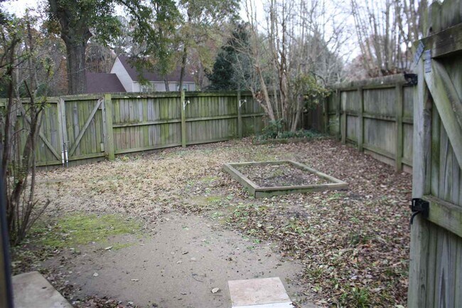 Building Photo - 1833 Greensprings Ln