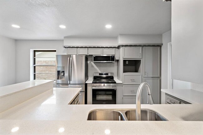 Building Photo - 11506 Hornbrook Dr