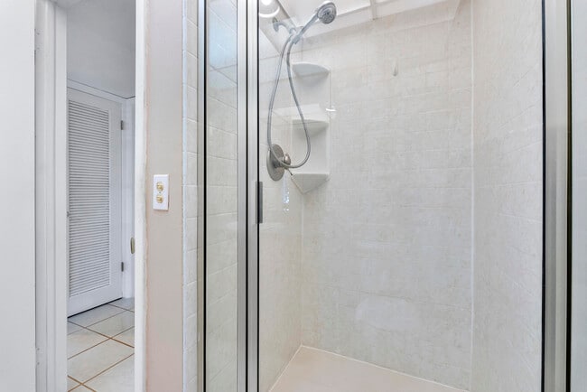 Building Photo - 157 Flanders C