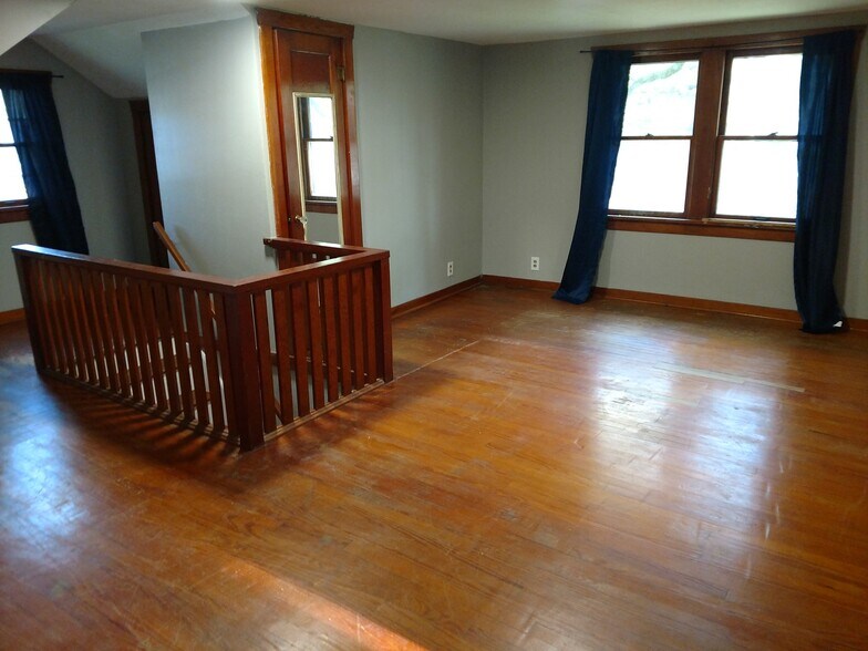 Building Photo - 1304 Randle St