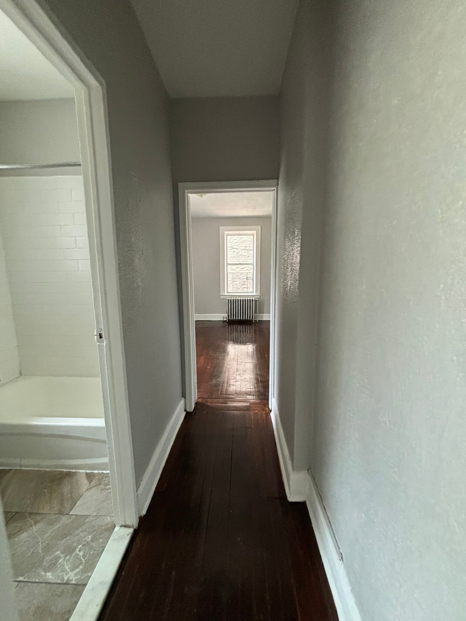 691 Elizabeth Ave 22 - 10 Goldsmith Ave