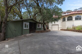 Building Photo - Wine Country Living in Spacious Glen Ellen...