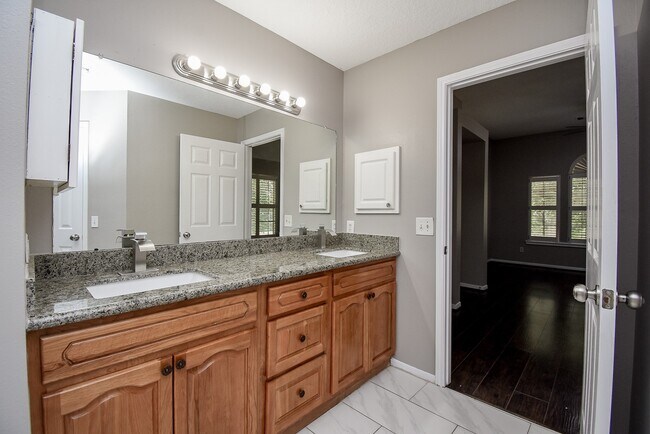 Building Photo - 6318 Faulkner Ridge Dr