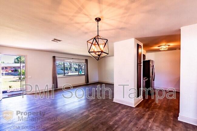 Building Photo - 12174 83rd Ave N
