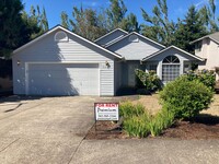 Building Photo - Three Bedroom Home in South Salem, Large Yard