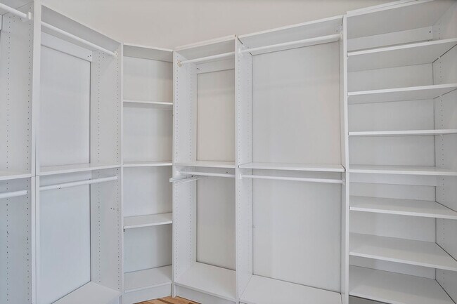 Building Photo - 23 Claridge Ct N