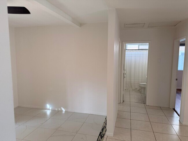 Building Photo - 51905 Avenida Velasco