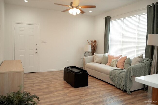 Building Photo - 32 San Andres