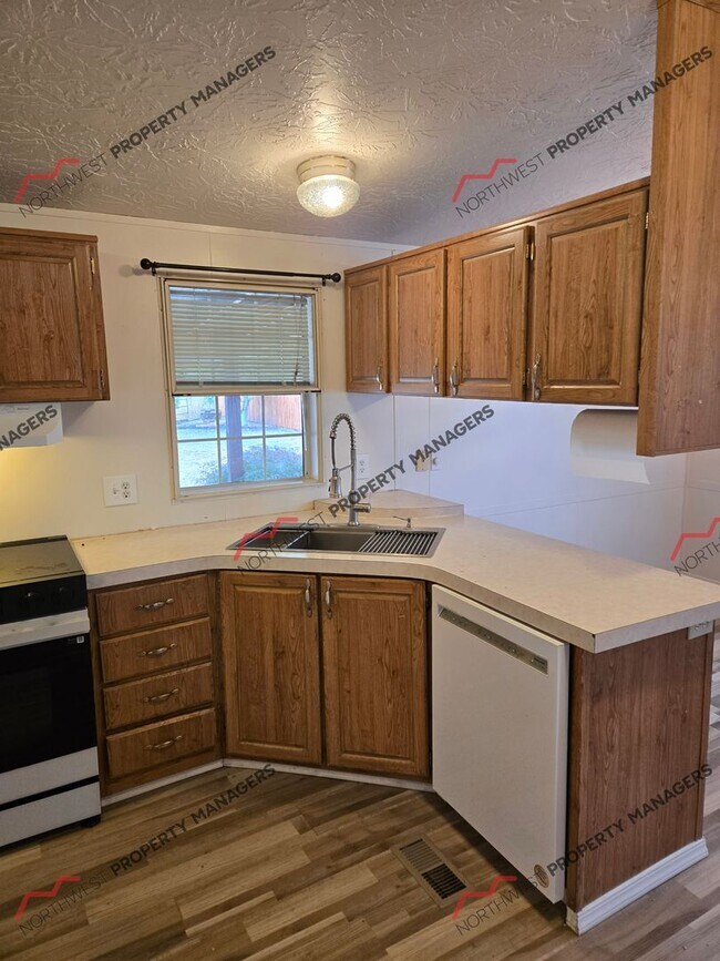 Building Photo - 8632 180th Way SW