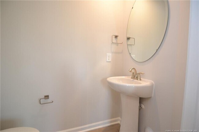 Building Photo - 1226 Bessie Ct