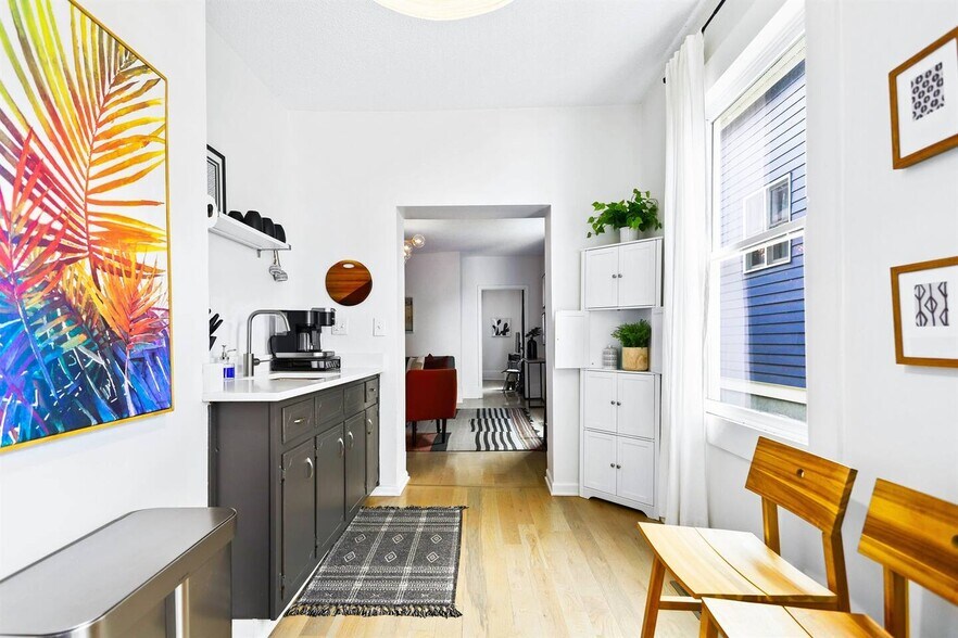 Building Photo - 66 Howell St NE