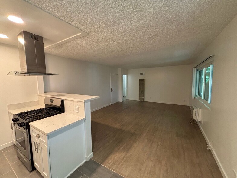 Building Photo - 4540 Vista Del Monte Ave