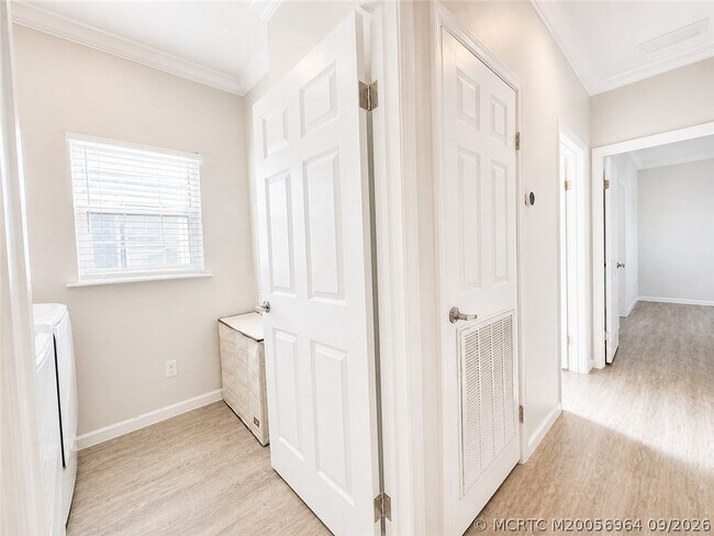 Building Photo - 252 NE Ebbtide Way