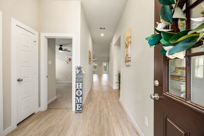 Building Photo - 723 Larkspur Shadow Dr