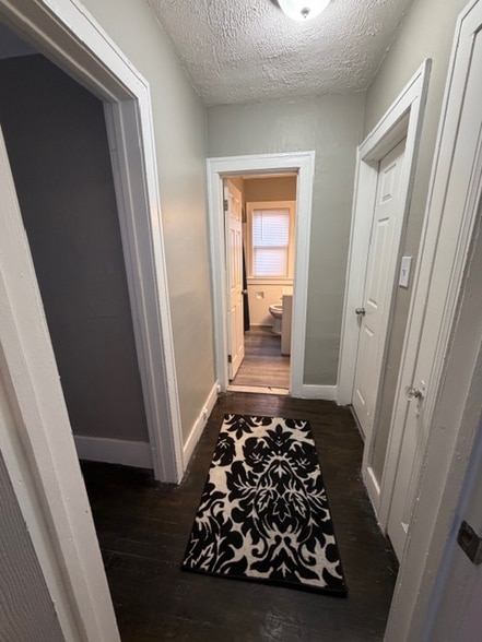 Building Photo - 8327 Northlawn St