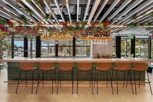 Building Photo - 501 West Ave