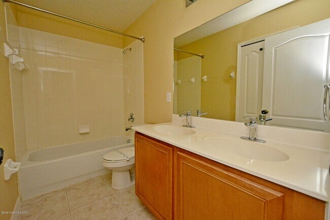 Building Photo - 820 Glen Abbey Way