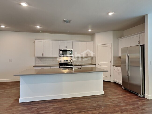 Building Photo - 6156 W Paseo Hilario