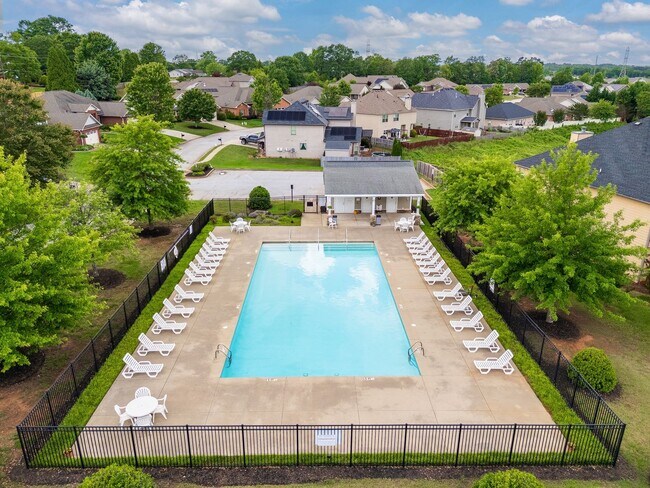 Building Photo - LUXURY RENTAL: Exquisite 4 BR, 2 BA, 2 Car...