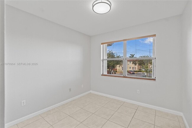 Building Photo - 1655 NE 33rd Rd