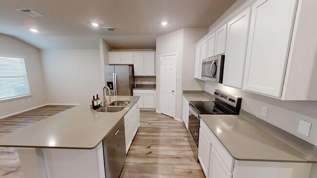 Building Photo - "Spacious 4-Bedroom Gem on Luella Drive – Your Perfect Killeen Retreat!"