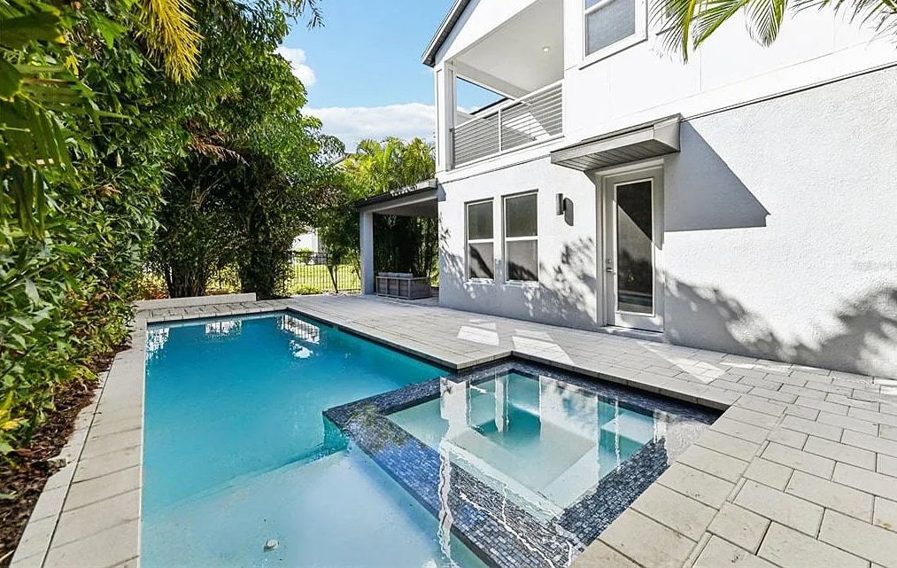 Building Photo - 6054 Bimini Twist Loop