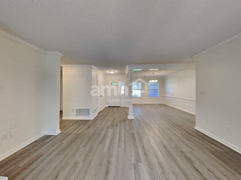 Building Photo - 2714 Cedar Bluff Dr