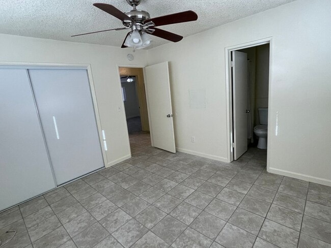 Building Photo - Apple Valley Home 4 Bedrooms, 2 Bathrooms,...