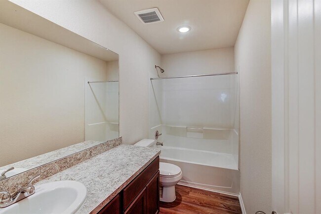 Building Photo - 14316 BROADLEAF CT