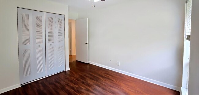 Building Photo - 10188 SW 53rd Ct