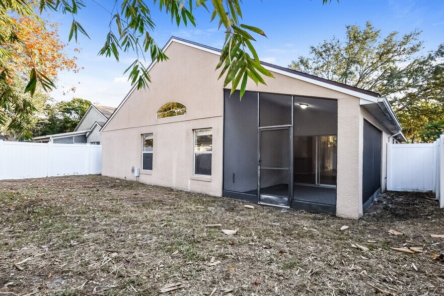 Building Photo - 15849 Green Cove Blvd