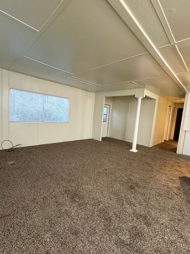 Building Photo - Looking for Tranquility? Look No Further!