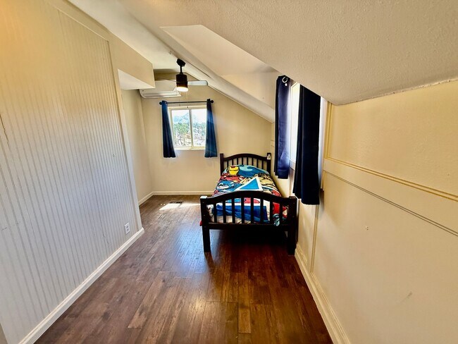 Building Photo - 4-BR Home with Horse Privileges in Apple Valley