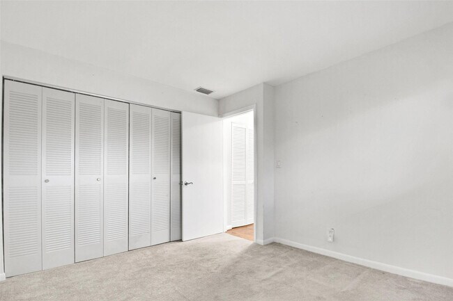 Building Photo - 6890 Royal Palm Blvd