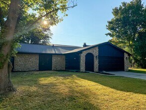 Building Photo - Completely renovated 4 bedroom home in Halteman