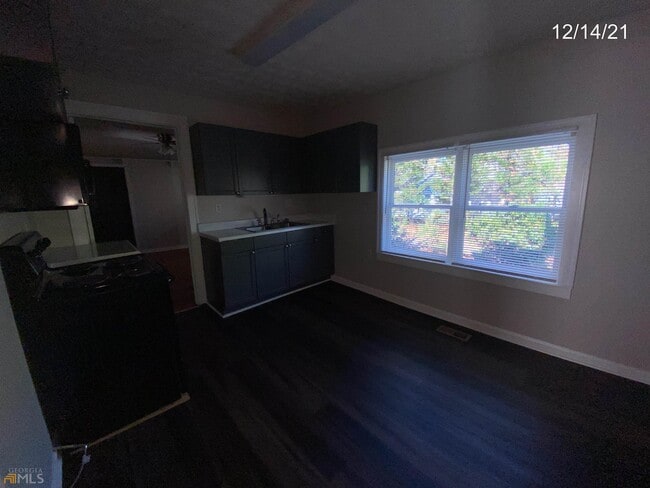 Building Photo - 107 Ford St