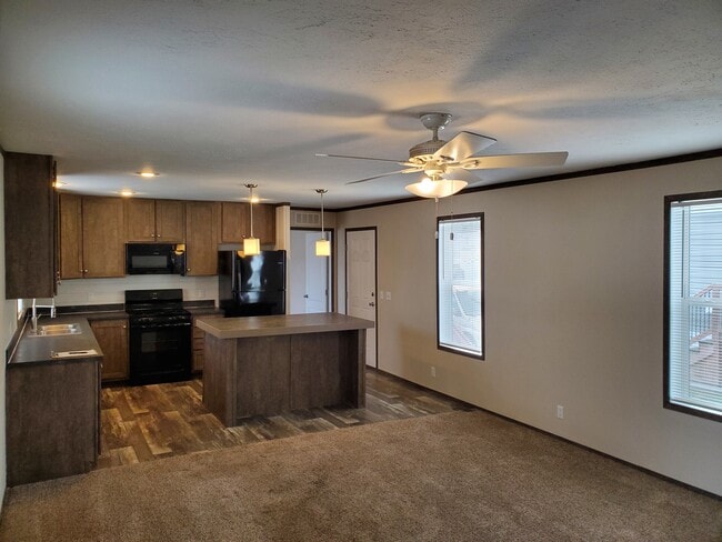 Building Photo - 45 Parakeet Hill Dr