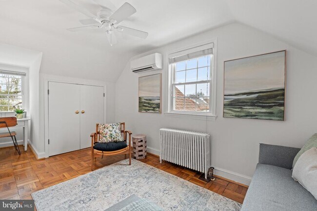 Building Photo - 1700 Dewitt Ave