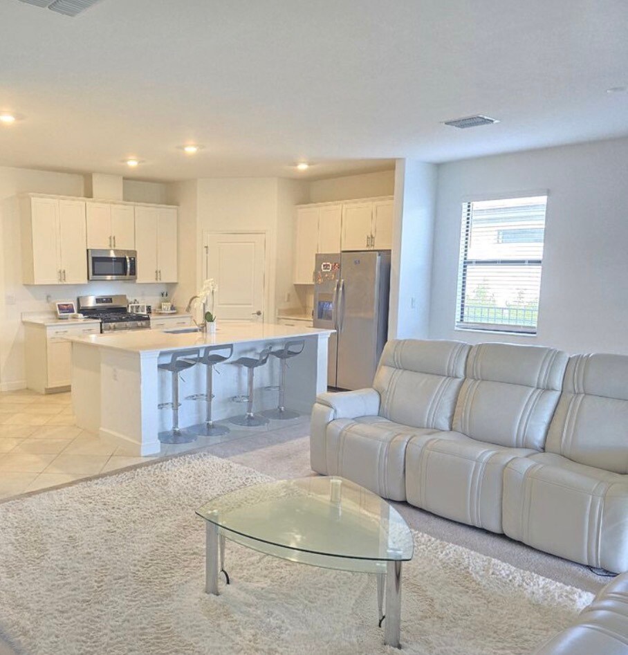 Building Photo - 15242 Serene Shores Loop