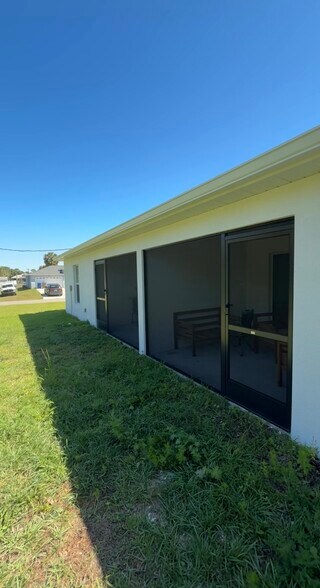 Building Photo - 6039 Latimer Ave
