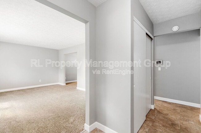 Building Photo - 5951 Als Ct