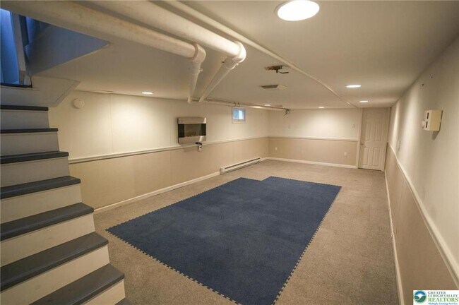 Building Photo - 628 Coal St