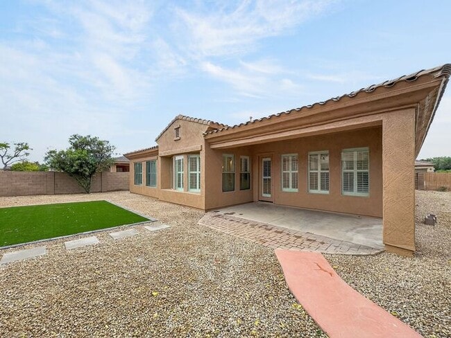 Building Photo - Spacious 3 car garage home at Paseo Trail!