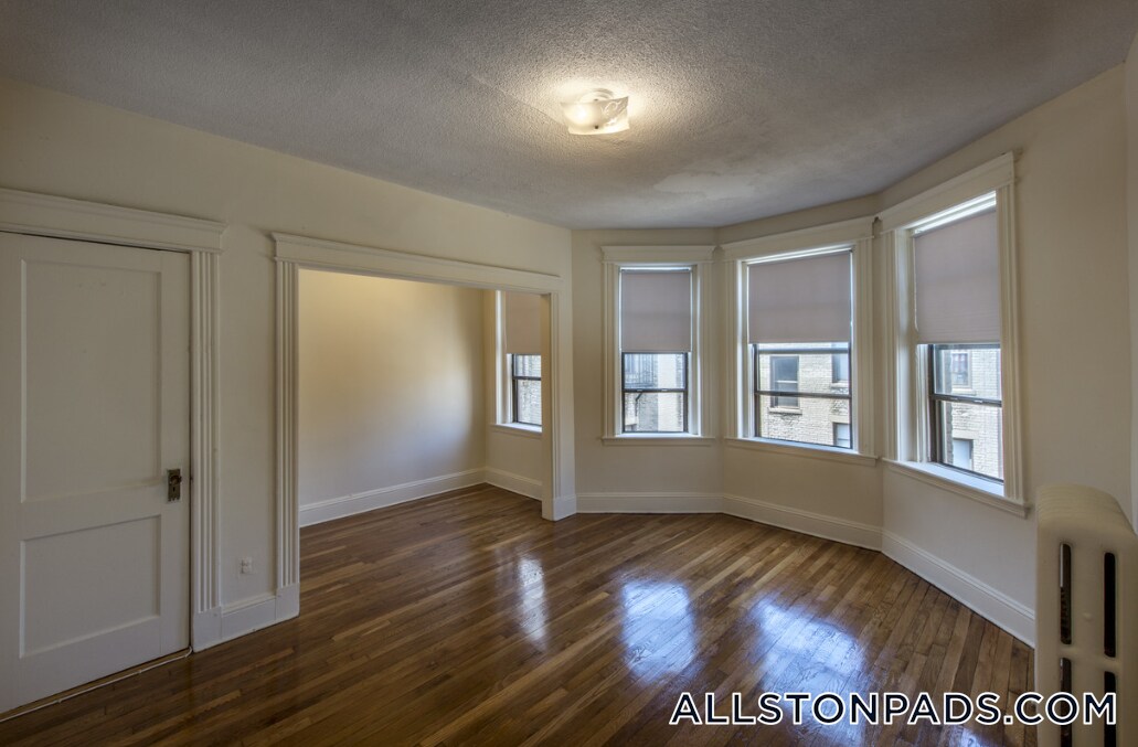 Building Photo - 1144 Commonwealth Ave