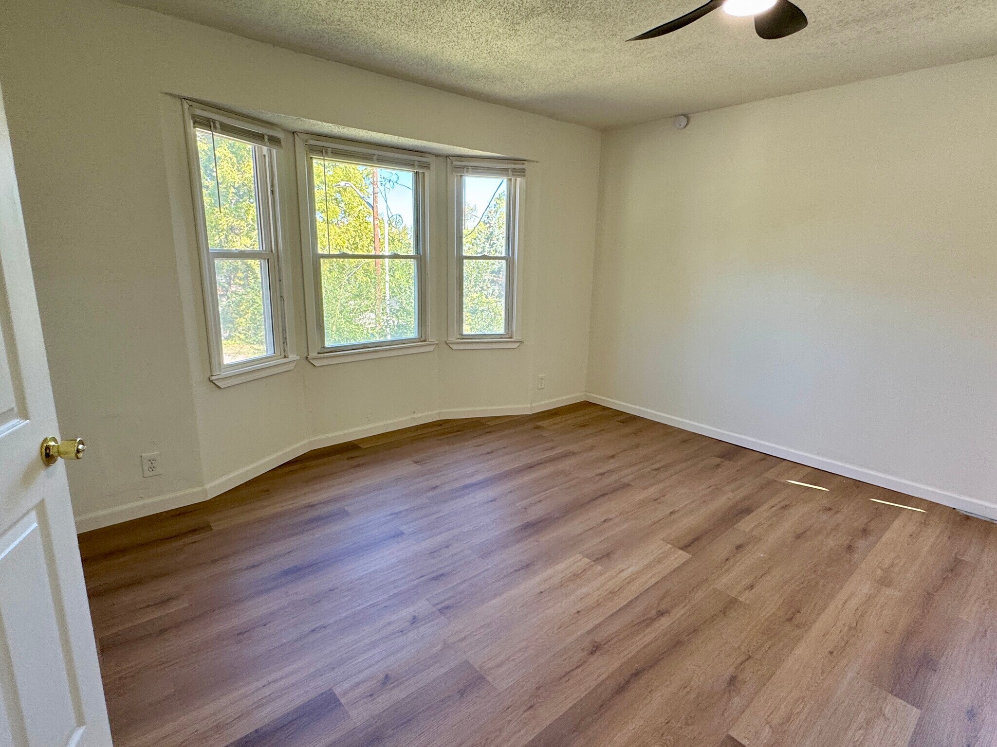 Building Photo - 8801 E Independence Ave