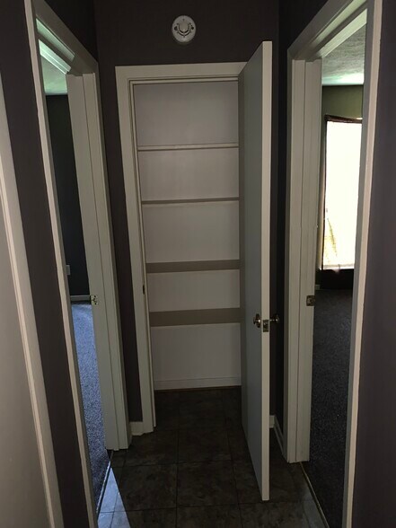 Building Photo - 135 York Dr