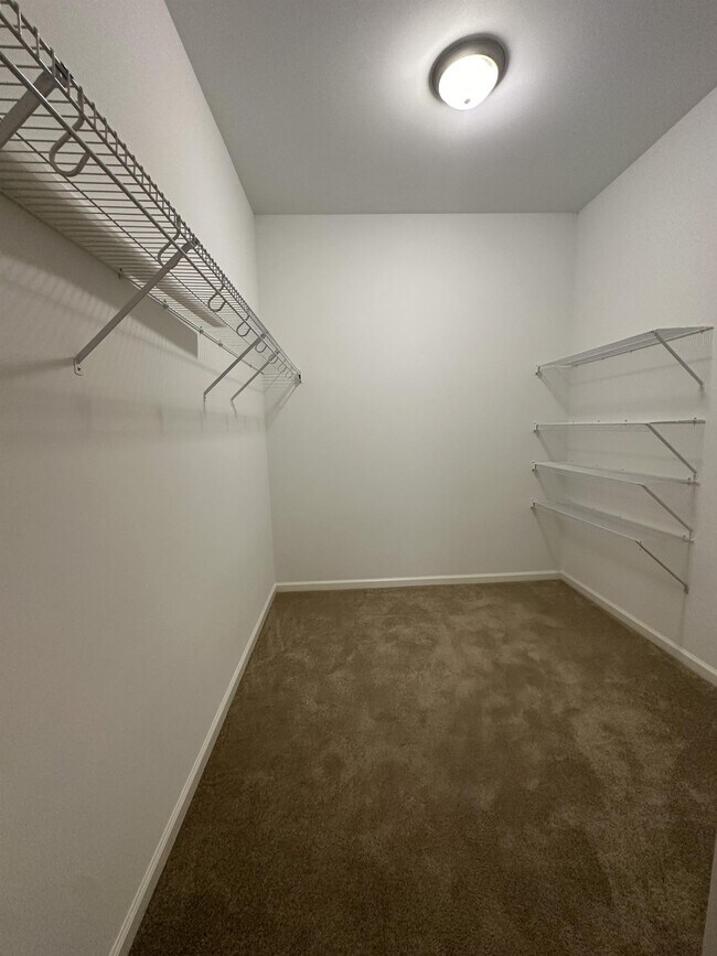 Building Photo - 407 Reserve Way