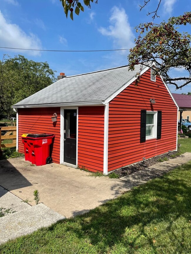 Building Photo - COMING SOON! 3 Bed 1 Bath in Shippensburg,...