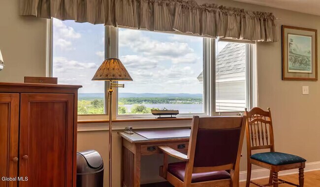 Building Photo - 27 Hill Rd