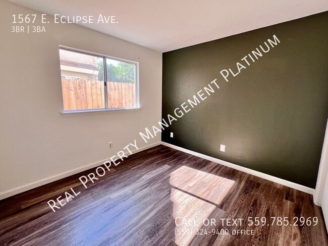 Building Photo - 1567 E Eclipse Ave